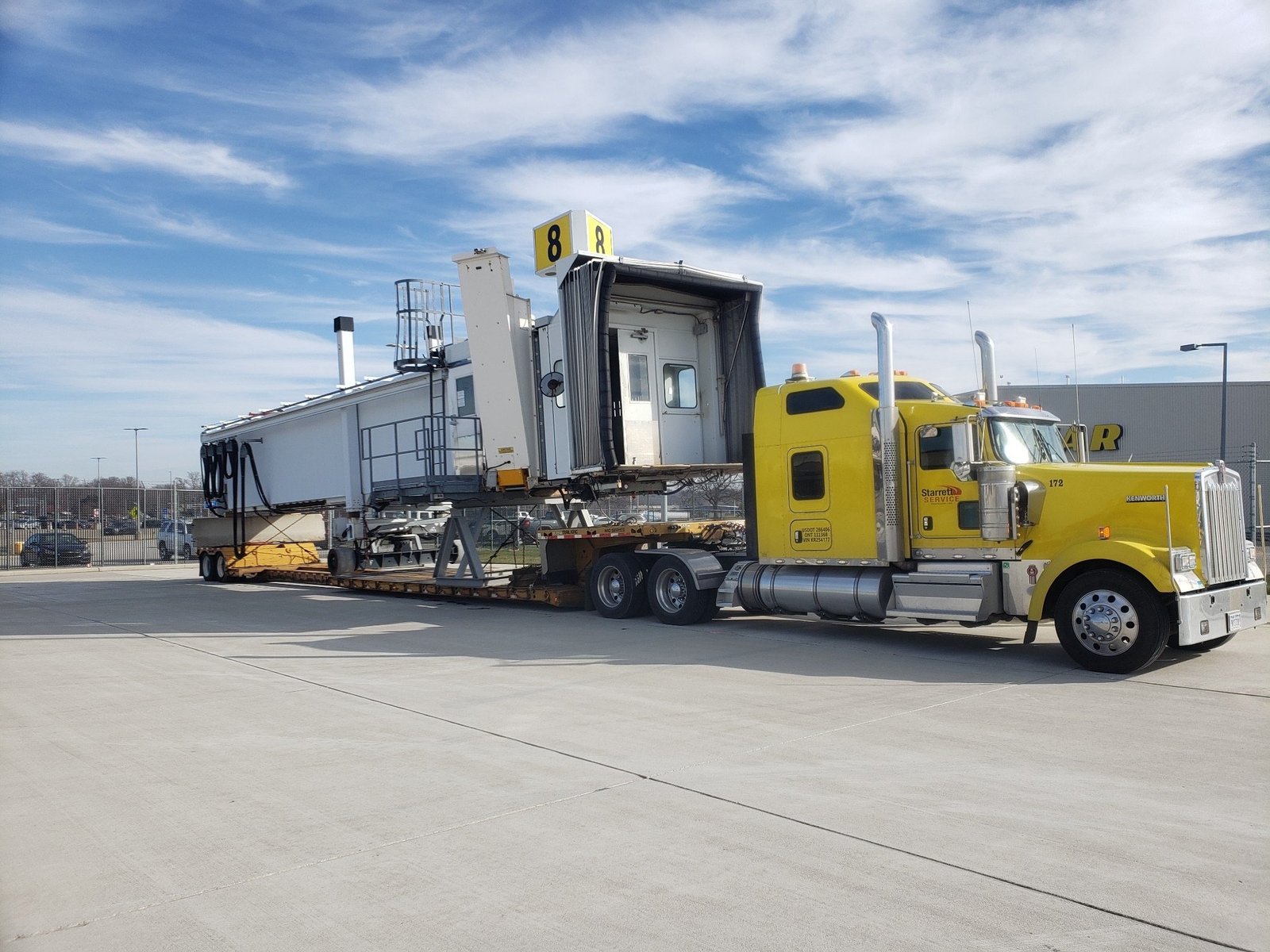 Plataforma lowboy transporte carga sobredimensionada Tijuana AZVIR